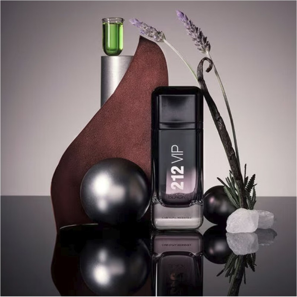 کارولینا هررا 212 وی آی پی بلک مردانه - CAROLINA HERRERA 212 VIP Black کارولینا هررا 212 وی آی پی بلک مردانه - CAROLINA HERRERA 212 VIP Black